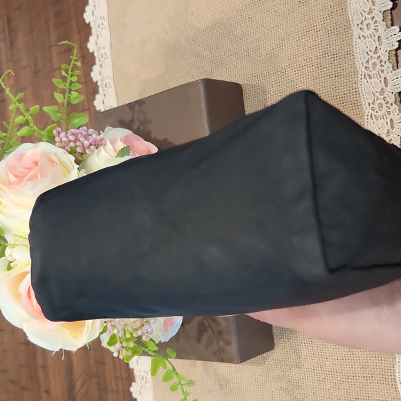 Authentic Prada pouch - Picture 5 of 8